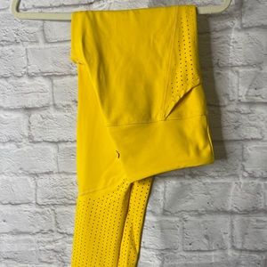 Curves&Combatboots Yellow Leggings